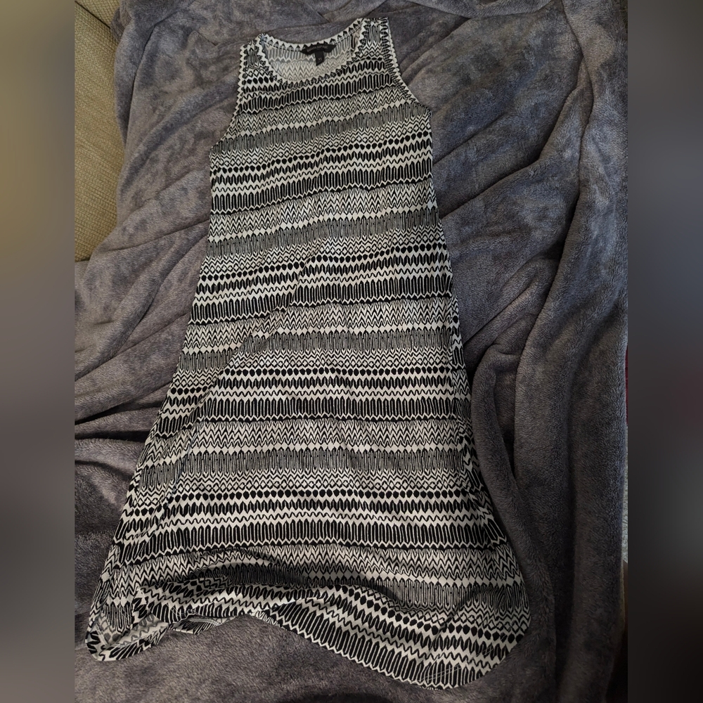 NWOT Elegant Black and White Patterned Dress